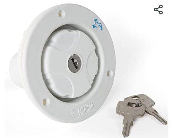 Entrada de agua marca FIAMMA con llave